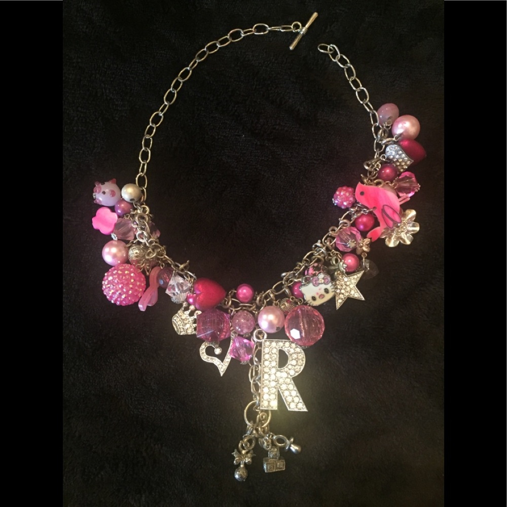 Adorable little girls necklace "R".